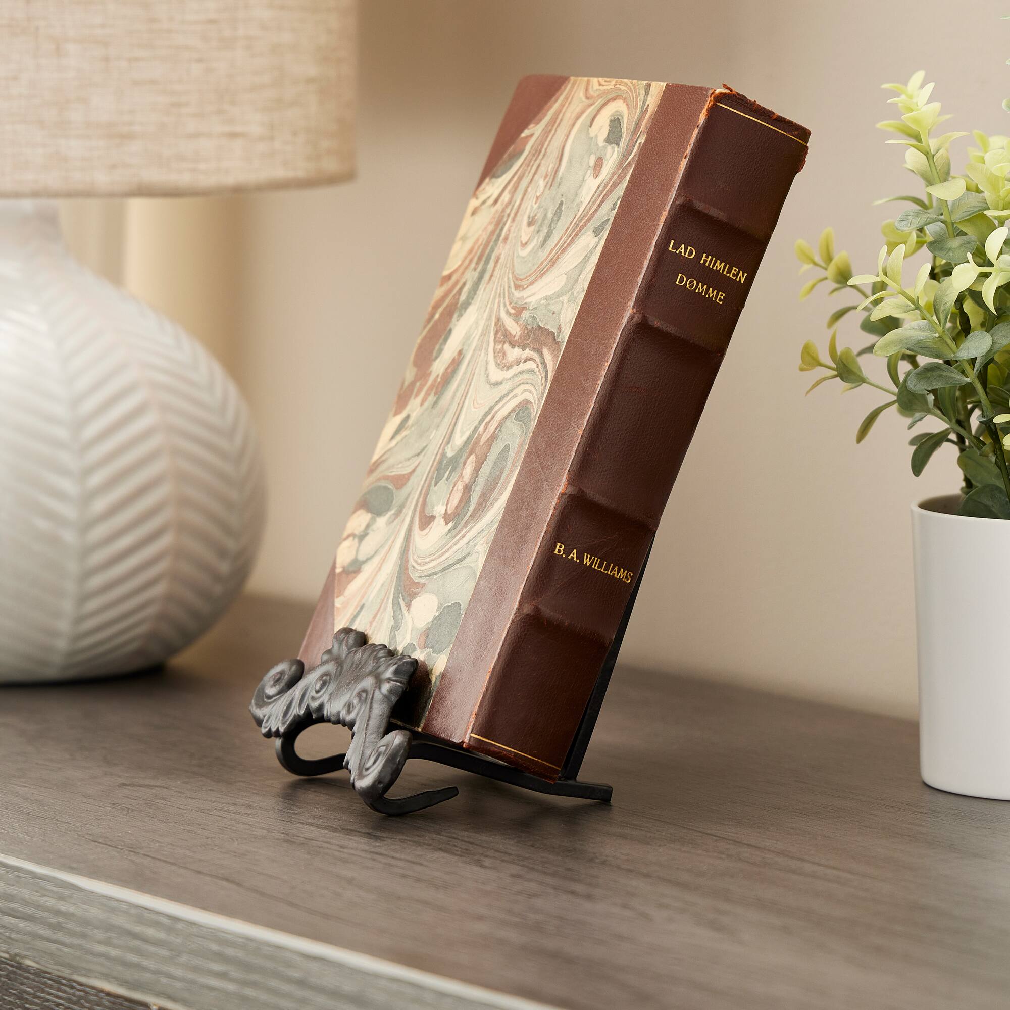 5" Cast Iron Motif Stand by Studio Décor®
